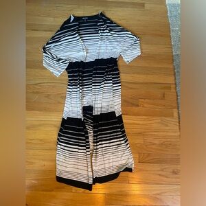 wetseal size large black and white striped mid sleeve cardigan